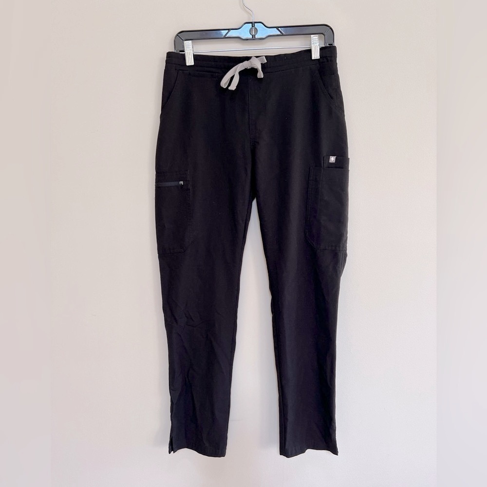 FIGS Women’s Yola Skinny Straight Leg Scrub Pants in Black, size S